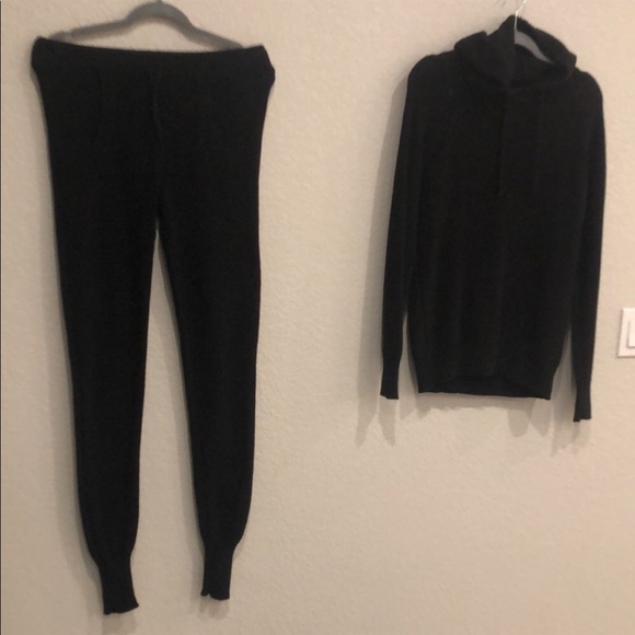 ALEXANDER WANG TWO PIECE HOODED SWEATER AND PANTS SET - Picture 2 of 10